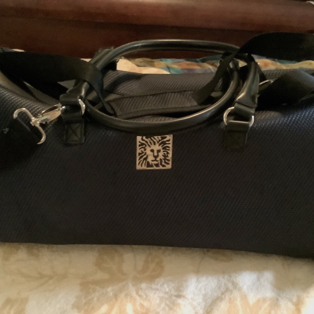 EUC Anne Klein carry on weekend bag